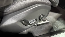 Volvo XC60 2.0 B5P Plus Dark 5dr AWD Geartronic Petrol Estate